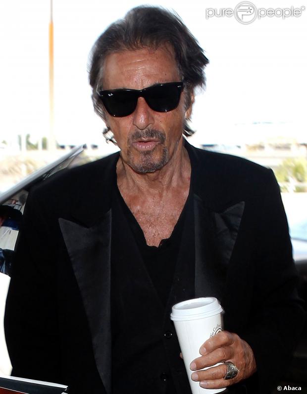123027-al-pacino-is-spotted-arriving-at-lax-620x0-1