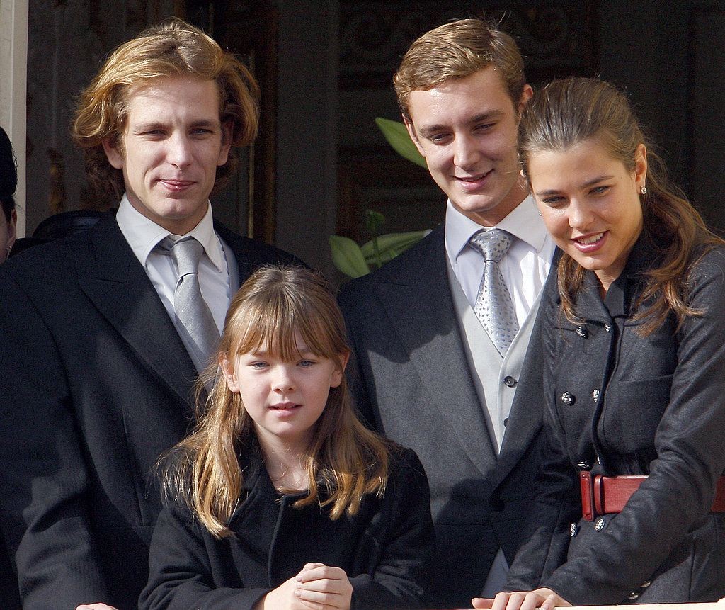 resized_Charlotte-all-her-siblings-stuck-together-during-ceremony