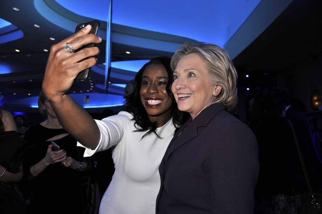 Uzo-Aduba-Hillary-Clinton-took-smiley-selfie-EMILY