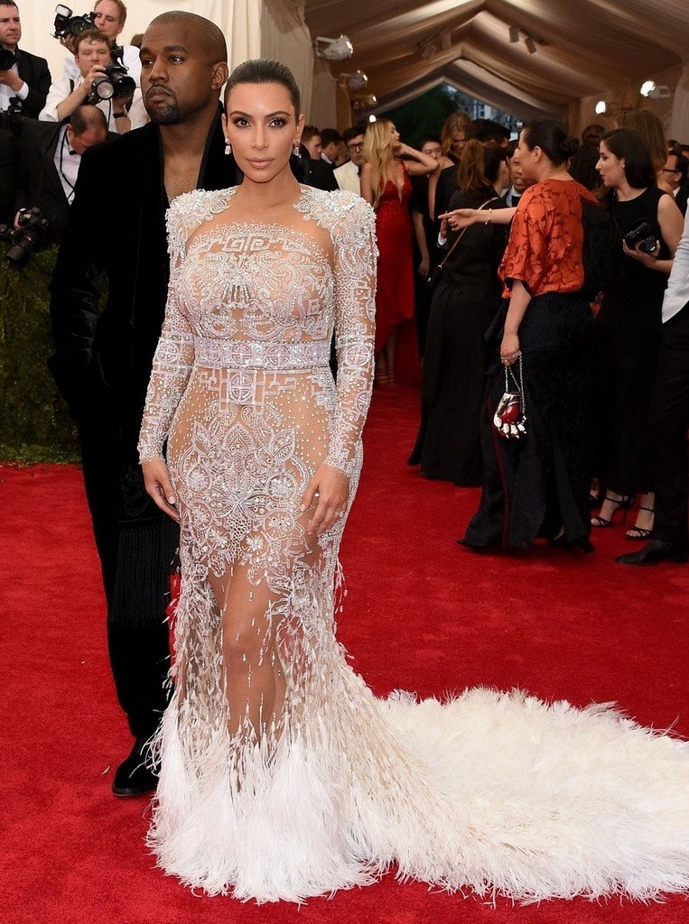 Beyonce-Jennifer-Lopez-Kim-Kardashian-Go-Completely-See-Through-at-MET-Gala-2015-Gallery-480159-6