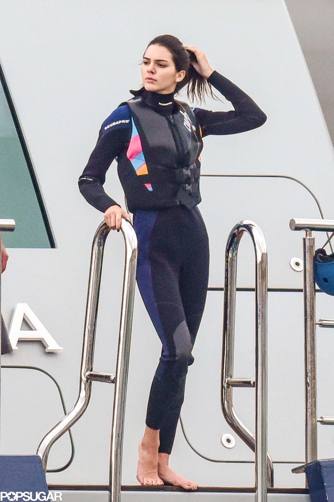 Kendall-Jenner-Gigi-Hadid-Bikini-Pictures-May-2015 (2)