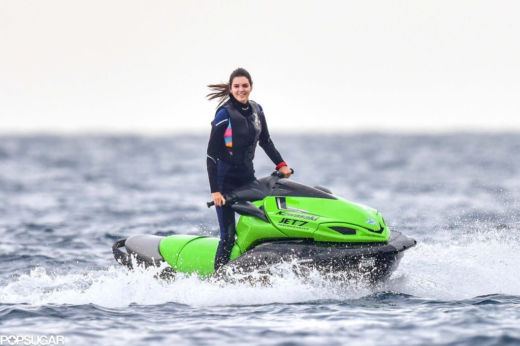 Kendall-Jenner-Gigi-Hadid-Bikini-Pictures-May-2015 (6)