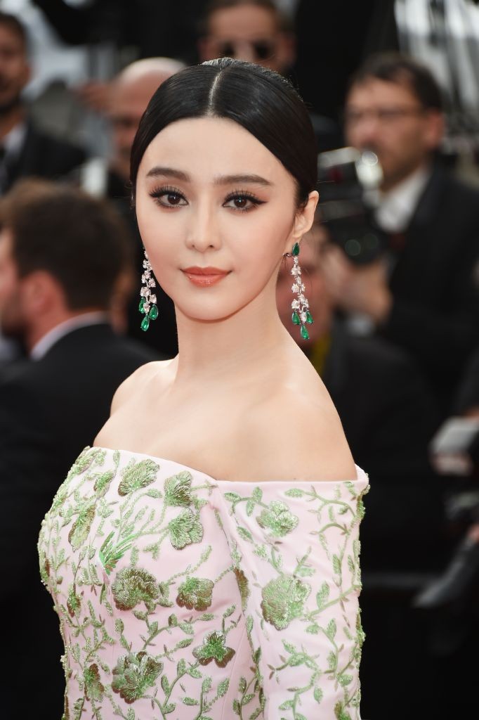 resized_RED CARPET PICTURES - 1 - 17_picture_original