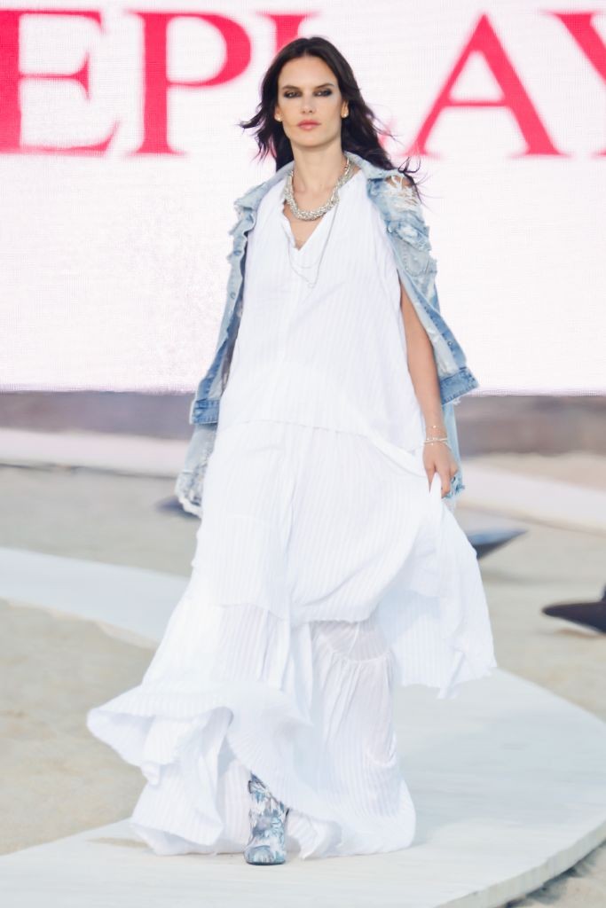 resized_REPLAY_CATW_HD001