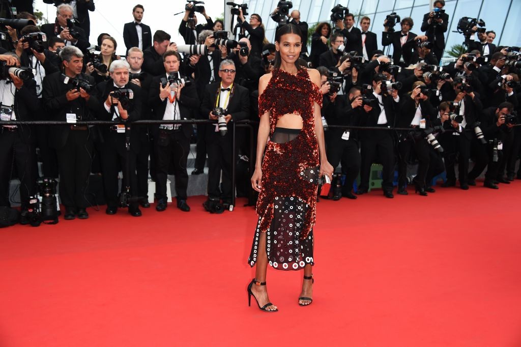 resized_red-carpet-pictures-3