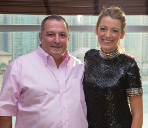 الزميل عدنان الكاتب مع نجمة هوليوود الساحرة Blake Lively