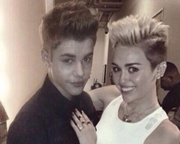 رجال واعدتهم مايلي سايرس (7)