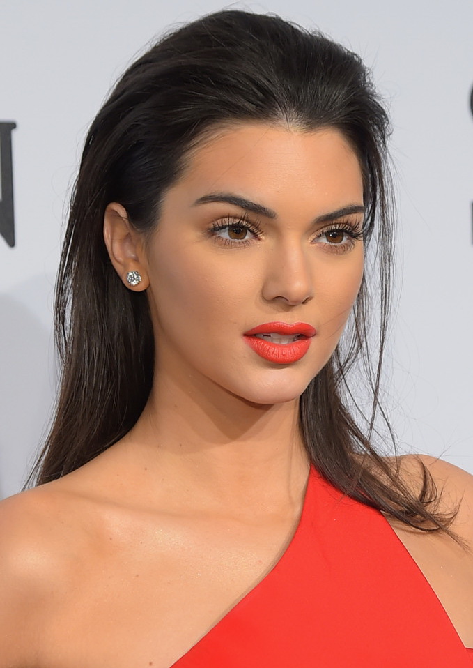 Kendall+Jenner+Long+Hairstyles+Long+Straight+q3MmKURfXCLx