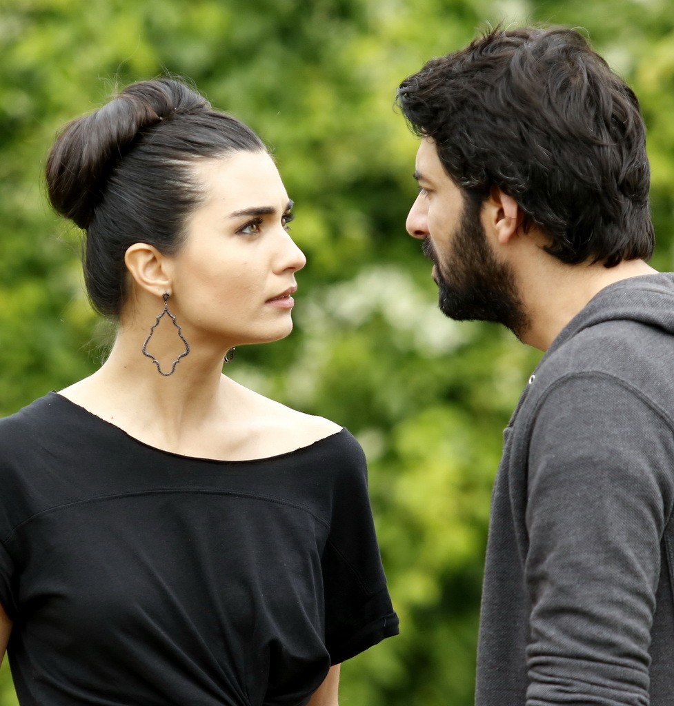 Tuba-büyüküstün-kıyafetleri-13