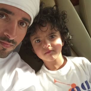 طفل مع فزاع بجميع المناسبات (2)