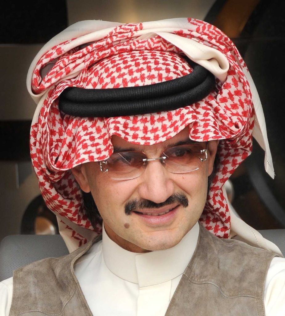 حكم بتعويض الأمير الوليد بن طلال في دعوى السب والقذف مشاهير
