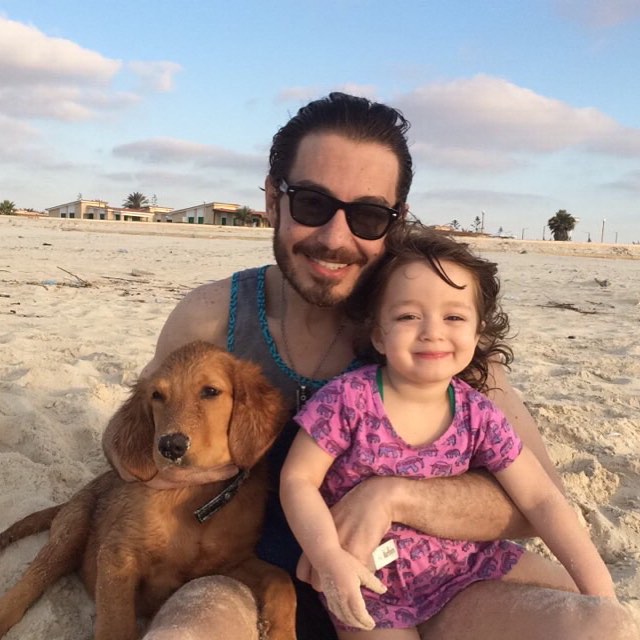 11249598_896932960378554_340813241_n