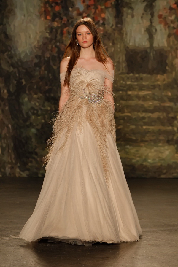 Jenny-Packham-spring-summer-wedding-dress-with-feathers-2016
