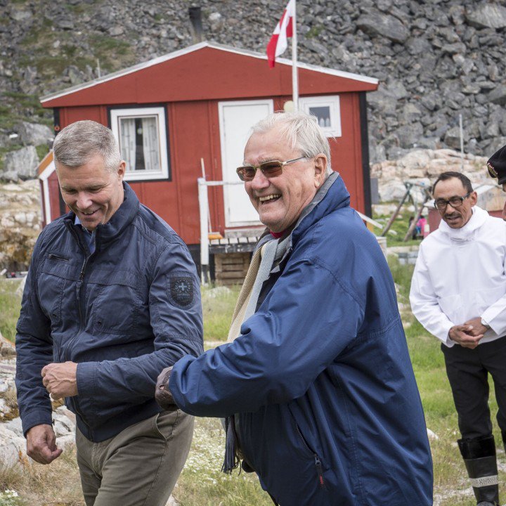 Prince Henrik’s retro colour-changing lenses