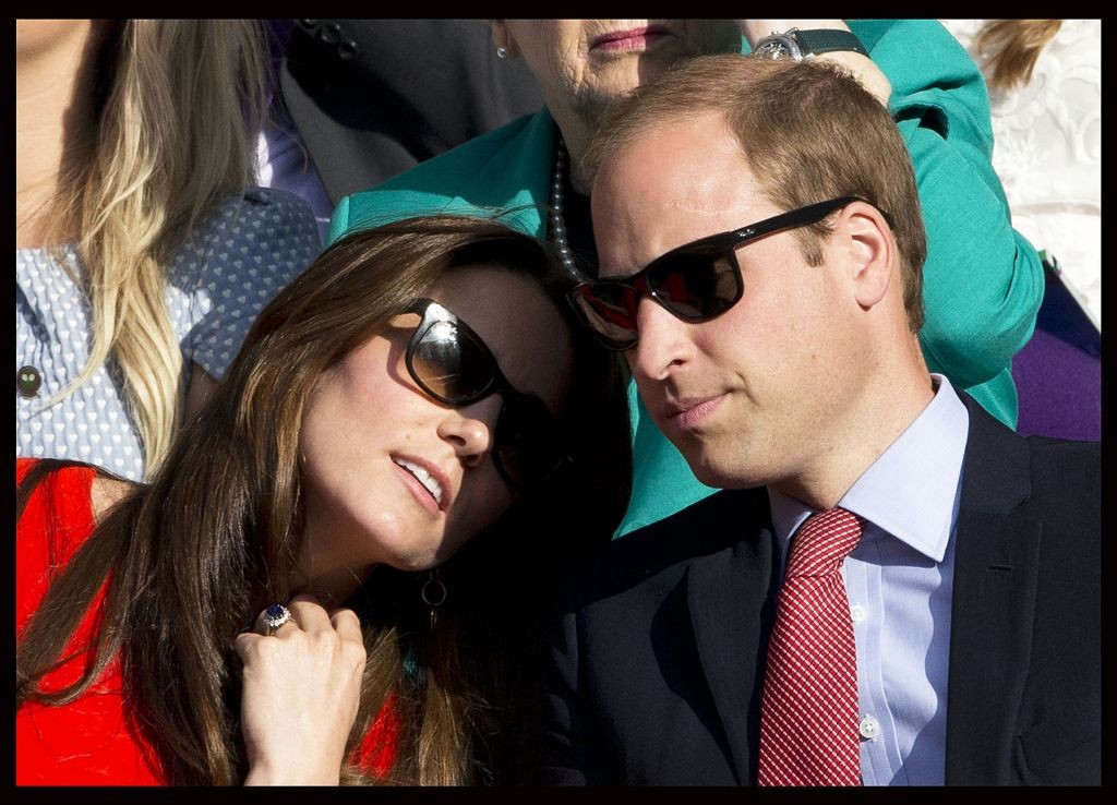 resized_Kate and Will in matching Ray-Bans