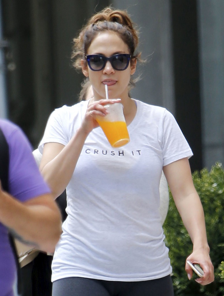Jennifer-Lopez-Crush-Gym-T-Shirt (3)