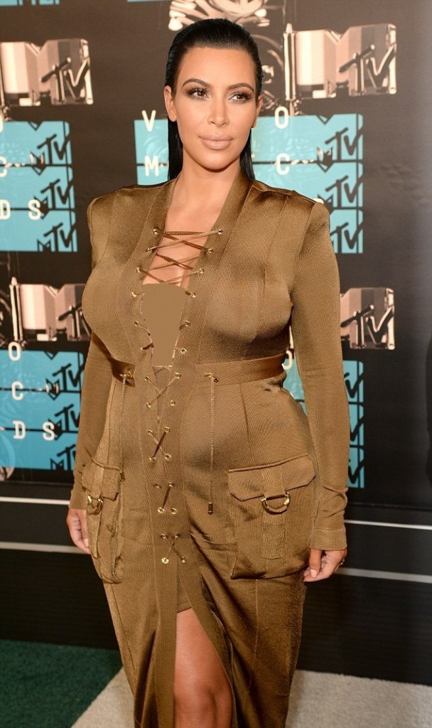 Kim Kardashian in Balmain (2)