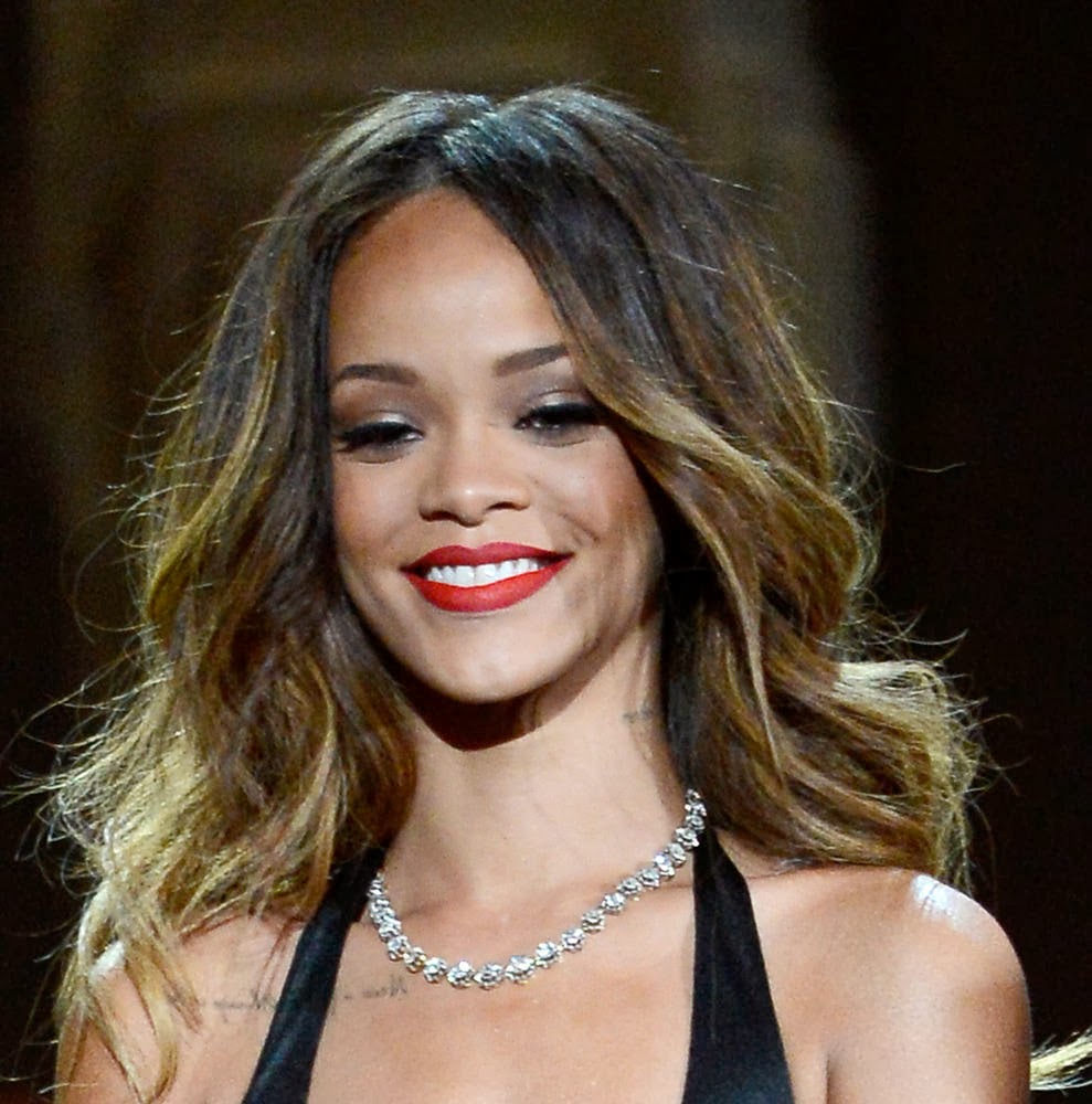 Rihanna-Performance-Necklace-neil lane