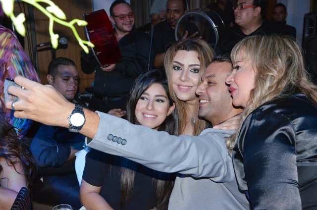 Selfie مع أيتن وعز العرب