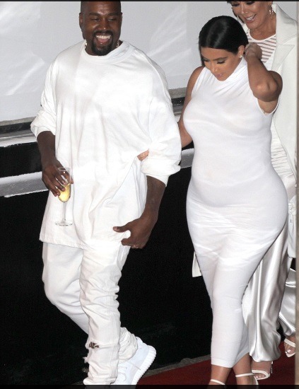 kardashian-family-get-together-31nnxh