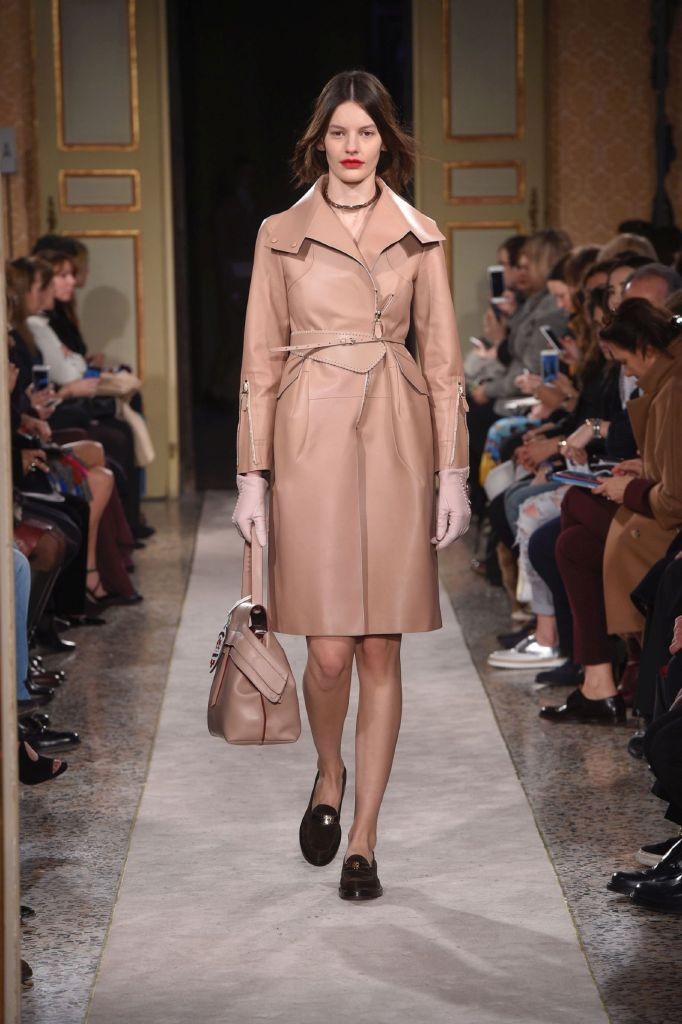 resized_TOD'S Women's FW 2015-16 Collection_Look 1