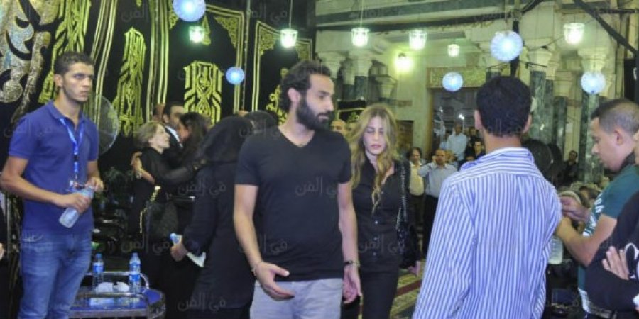 الظهور الأول لأحمد فهمي برفقة زوجته منة حسين فهمي (1)