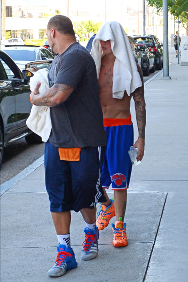*EXCLUSIVE* Shirtless Justin Bieber and his crew wrap up a game of basketball