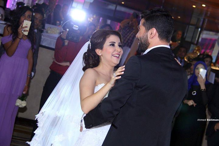 علياء عساف تتألق في حفل زفافها  (5)
