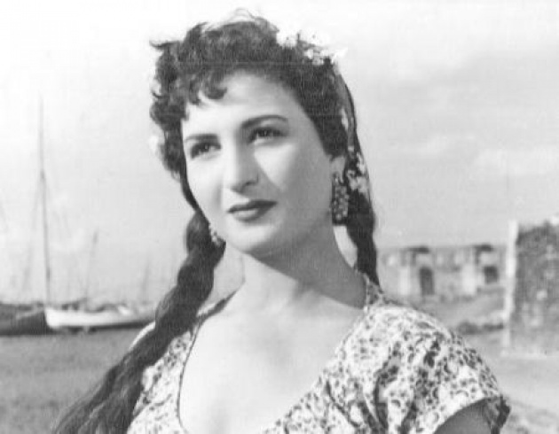 نعيمة عاكف
