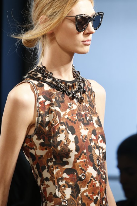 Bottega Veneta عقد ونظارات شمسية من