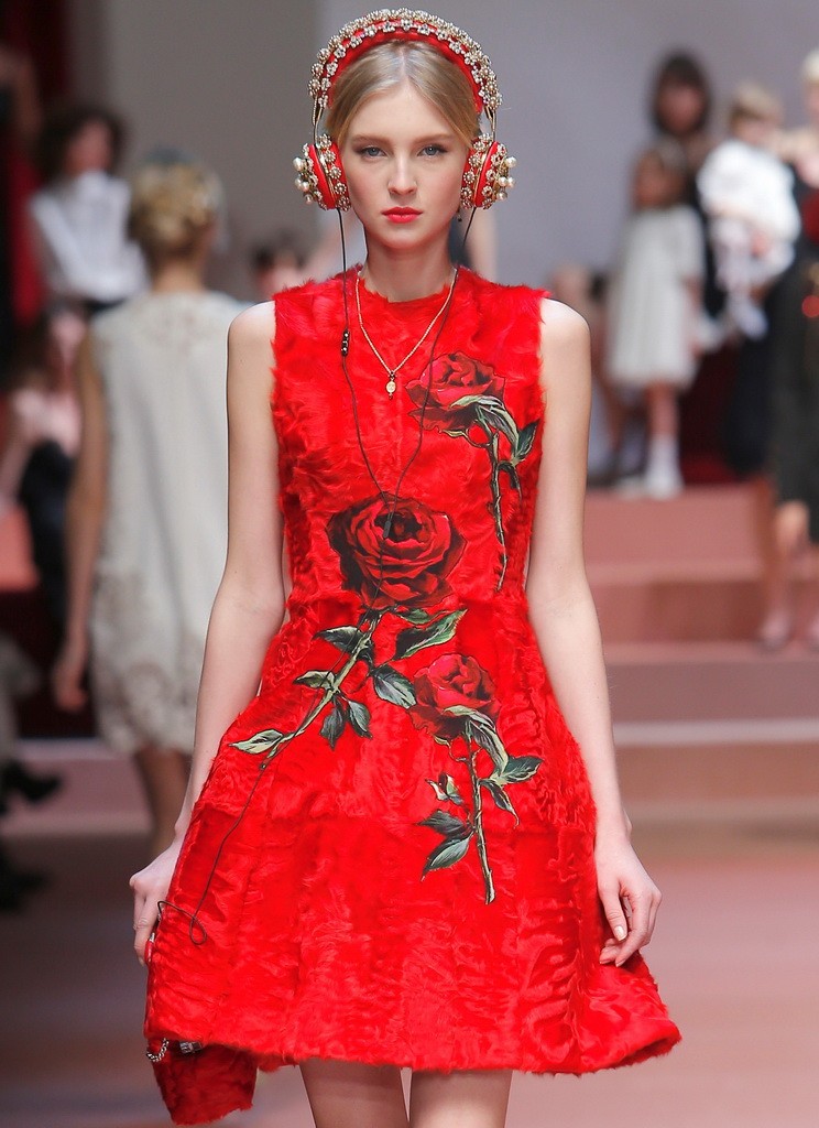 DOLCE&GABBANA WOMEN WINTER 16 SHOW .(20)
