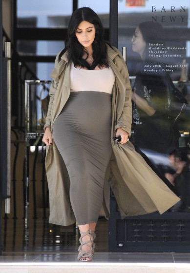 kim-kardashian-08112015-389x560
