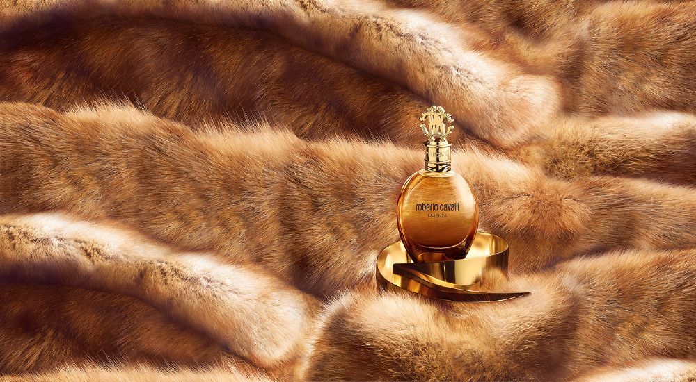 resized_Roberto Cavalli-Essenza-packshot with background 1