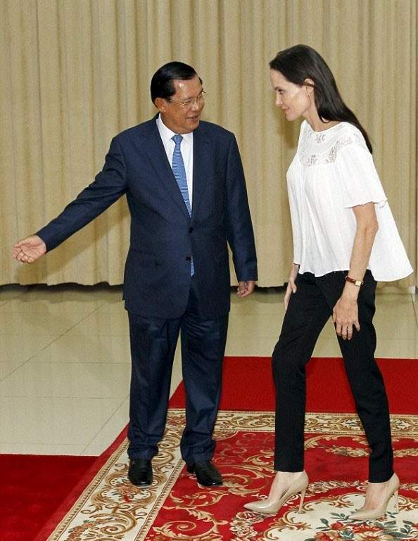 أنجلينا جولي (4)
