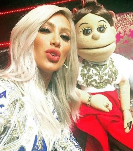 الفنانة اللبنانية مايا دياب مع  الابلة فاهيتا  بسيلفي غير موفق