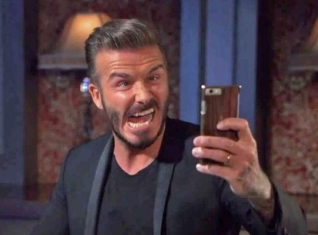 النجم الانكليزي دايفيد بيكهام بسيلفي غبي