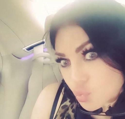 هيفاء وهبي فاجأت الجمهور بسيلفي غريبة