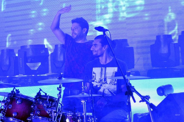 1444548265.675663.inarticleLarge