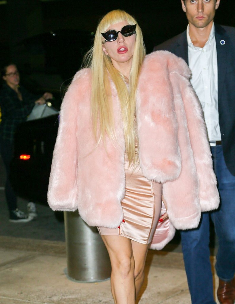 Lady-Gaga-GOTS-JFK-Street-TYle-Tom-Lorenzo-Site-1