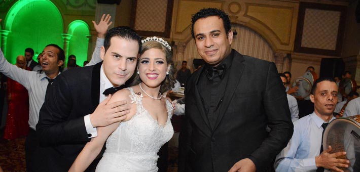النجوم يشاركون ناصر سيف فرحته بزواج ابنته (2)