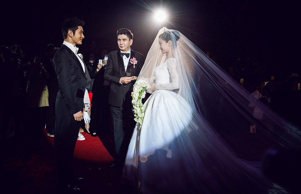 حفل زفاف كيم كاردشيان الصين (1)