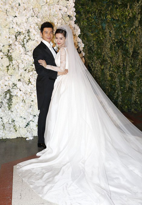 حفل زفاف كيم كاردشيان الصين (7)