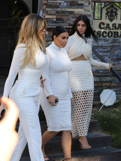 The Kardashian sisters meet up after Kourtneys split from Scott Disick
