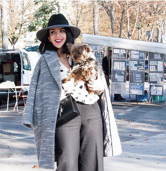 مدونة الموضة زهرة ليلى في إطلالة مميزة في باريس