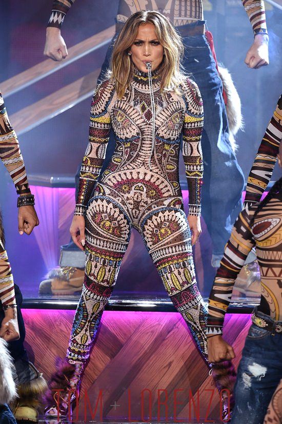 Jennifer-Lopez-2015-America-Music-Awards-Fashion-Tom-Lorenzo-Site-6