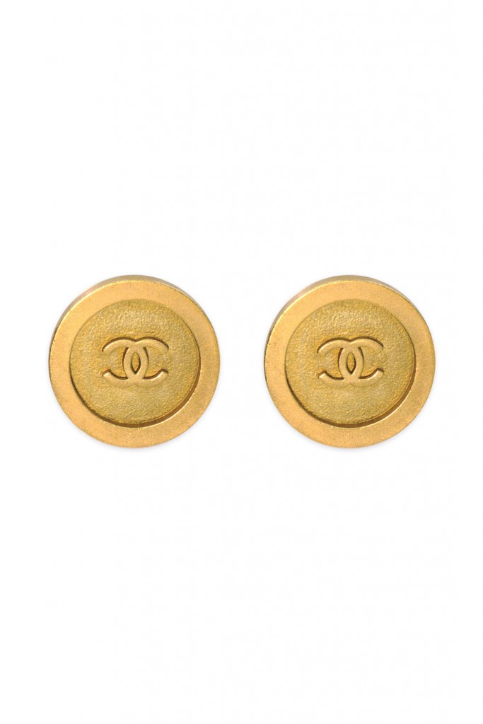 Vintage Chanel Round CC Earring
