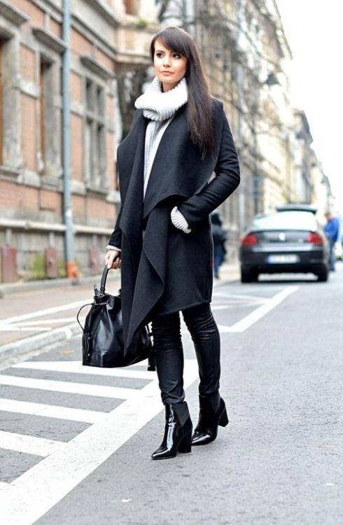 womens-fashion-photography-all-black-chain-bags-skinny-pants-winter-coats-965476