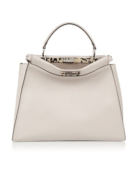 برج العذراء حقيبة من ماركة Fendi