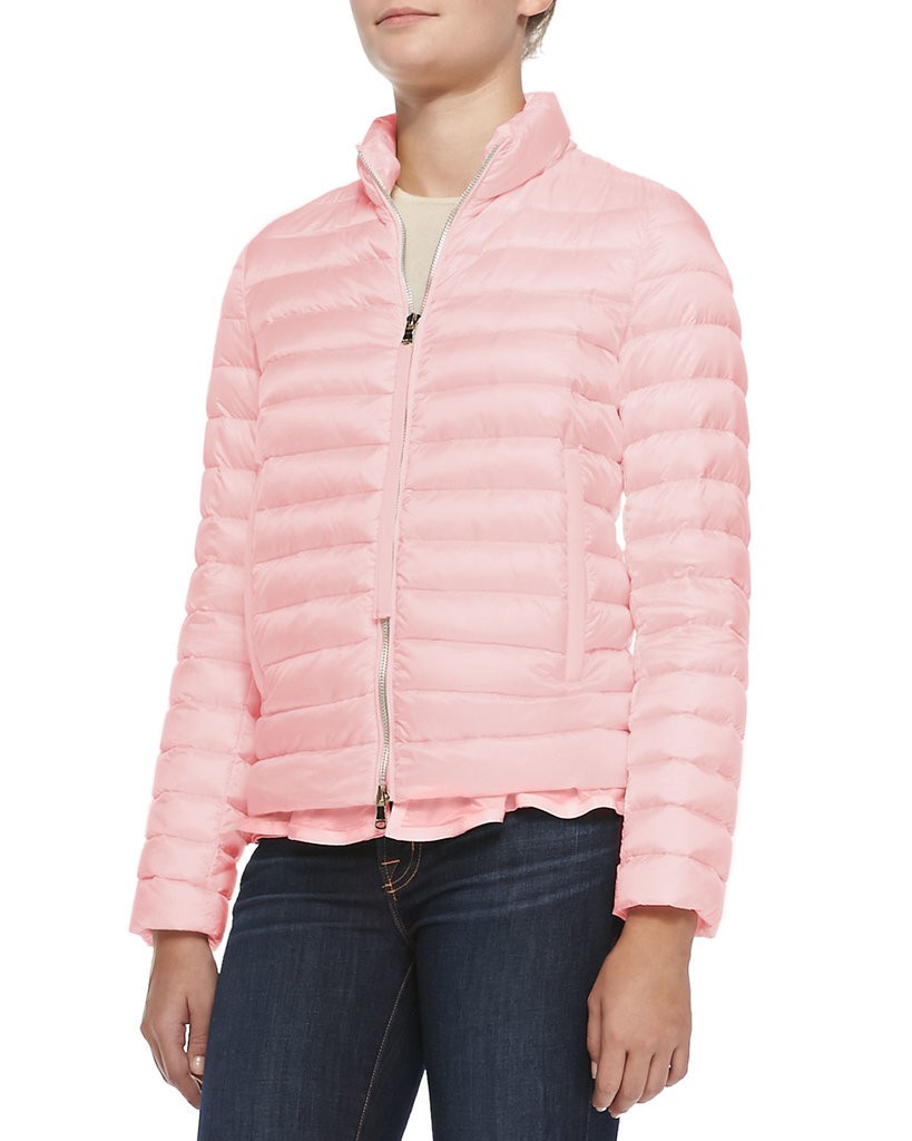 جاكت منفوخ ومبطن من ماركة  Moncler