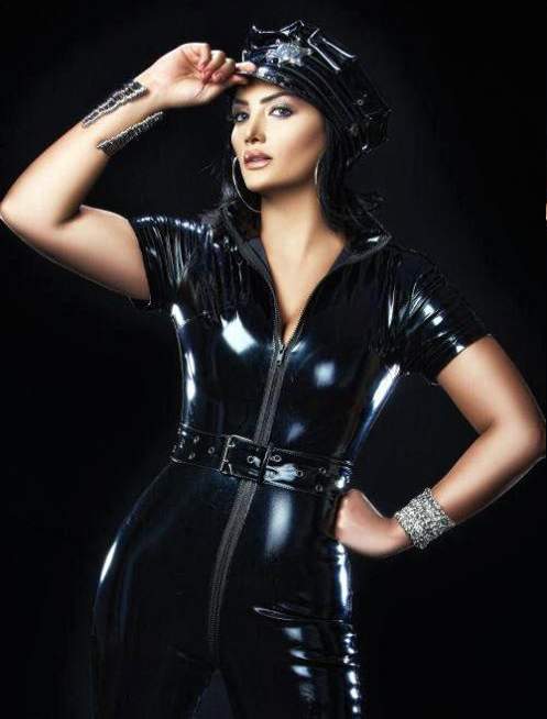 481521_122764384550421_821813349_n